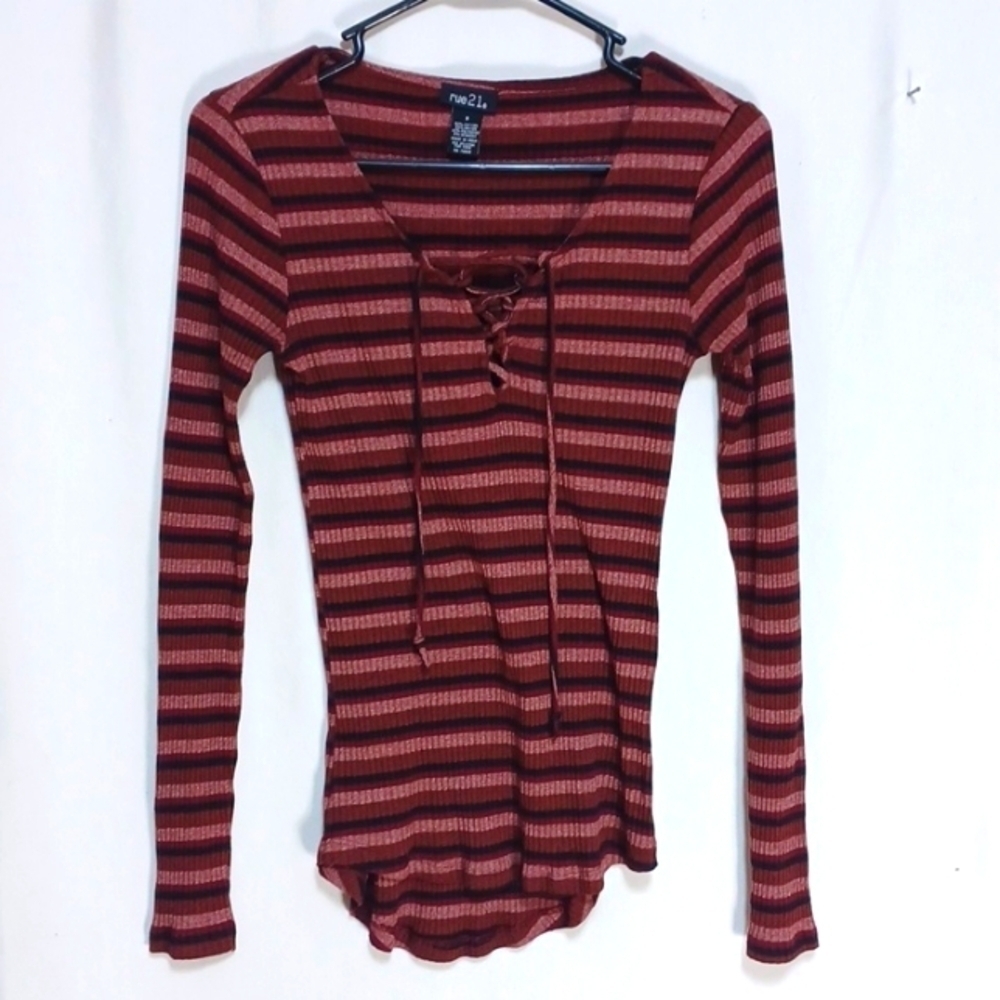 RUE 21 WOMENS TOP SIZE S IN A BEAUTIFUL COTTON RAYON POLYESTER SPANDEX BLEND
